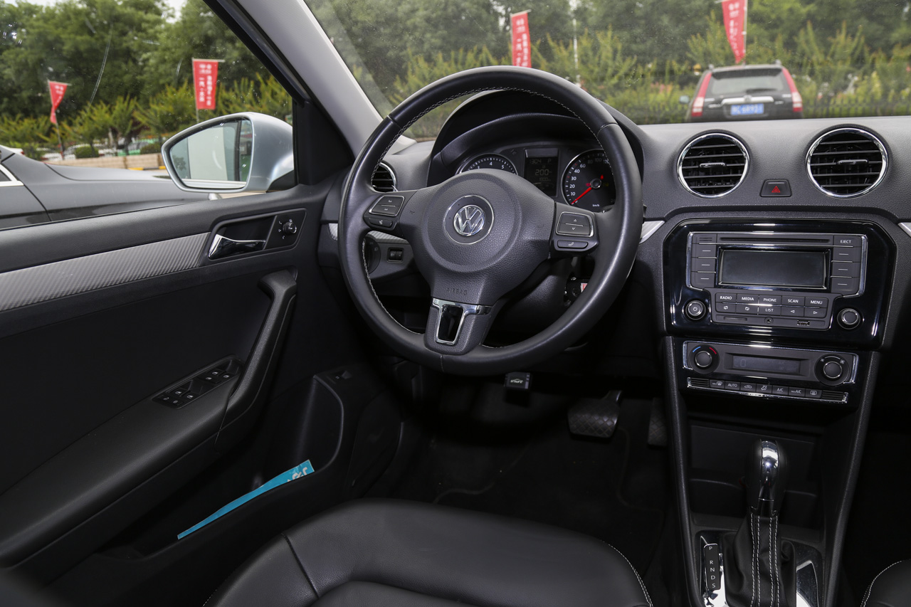 2015款捷达1.6L自动豪华型 闪光银