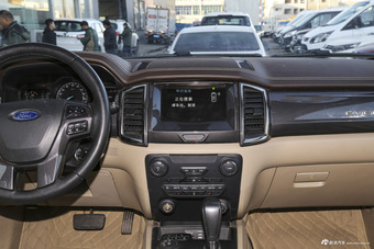 2016款撼路者2.0T自动四驱旗舰版汽油