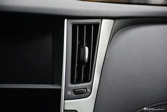 2017款英菲尼迪Q60 2.0T自动豪华版