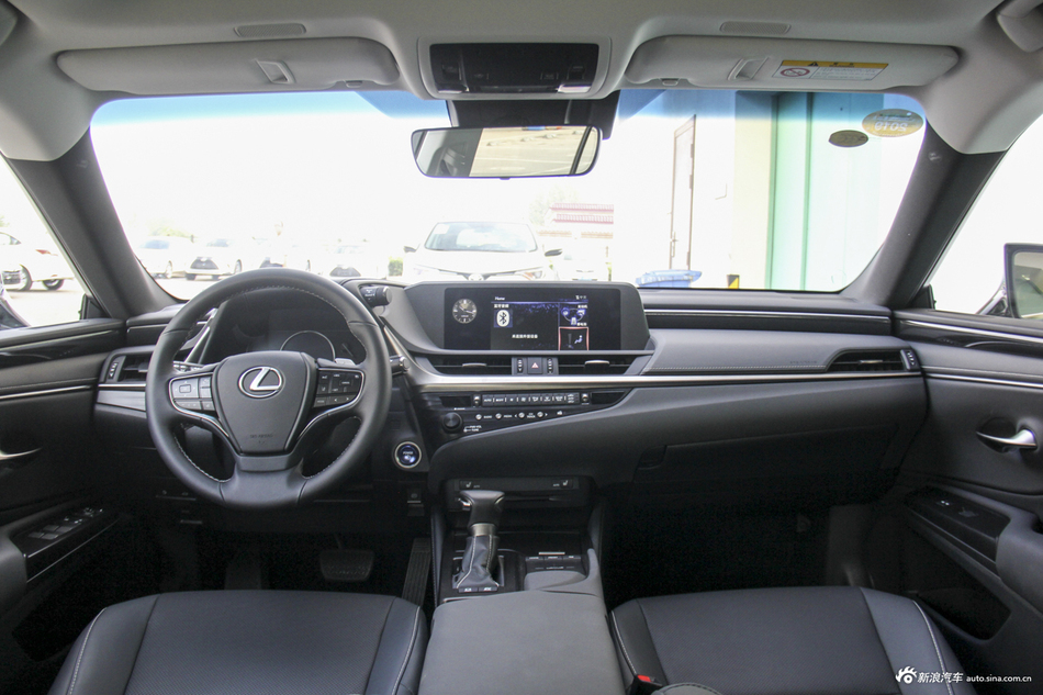 2018款雷克萨斯ES 2.5L自动300h卓越版