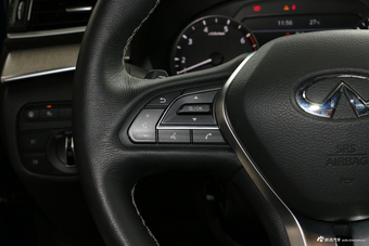 2018款英菲尼迪QX50 2.0T自动四驱豪华版