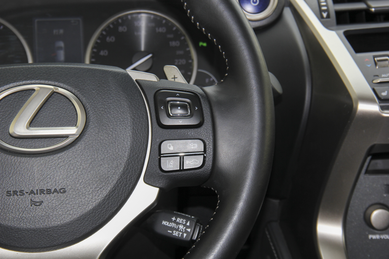 2018款雷克萨斯NX300h 2.5L自动全驱锋致版