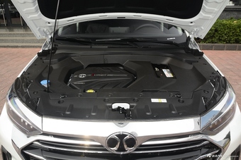 2018款北汽绅宝智行1.5T自动智领版