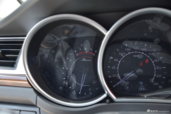 2015款众泰Z500 1.5T 自动豪华型 慕尼黑