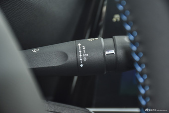 2016款标致308 1.6L自动豪华版