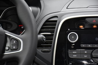 2018款雷诺卡缤1.2T自动TCe190都市灵动版