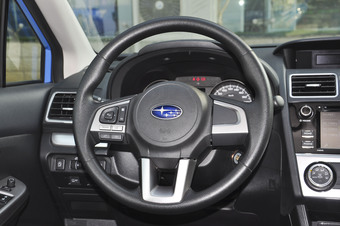 2016款斯巴鲁XV 2.0L自动进取版