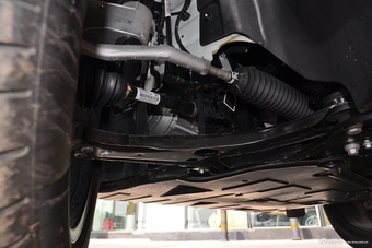 2019款沃尔沃XC40 2.0T四驱运动日暮水晶白T5