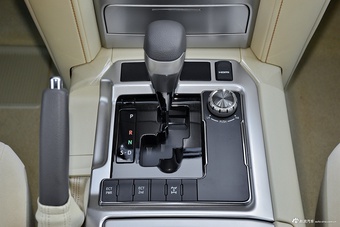 2016款兰德酷路泽4.0L自动V6中东低配版