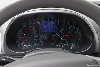 2015款瑞虎3 1.6L手动智尚周年运动版 钻石银