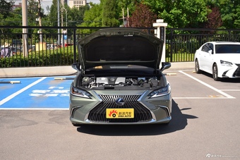 2018款雷克萨斯ES 2.5L自动300h尊享版