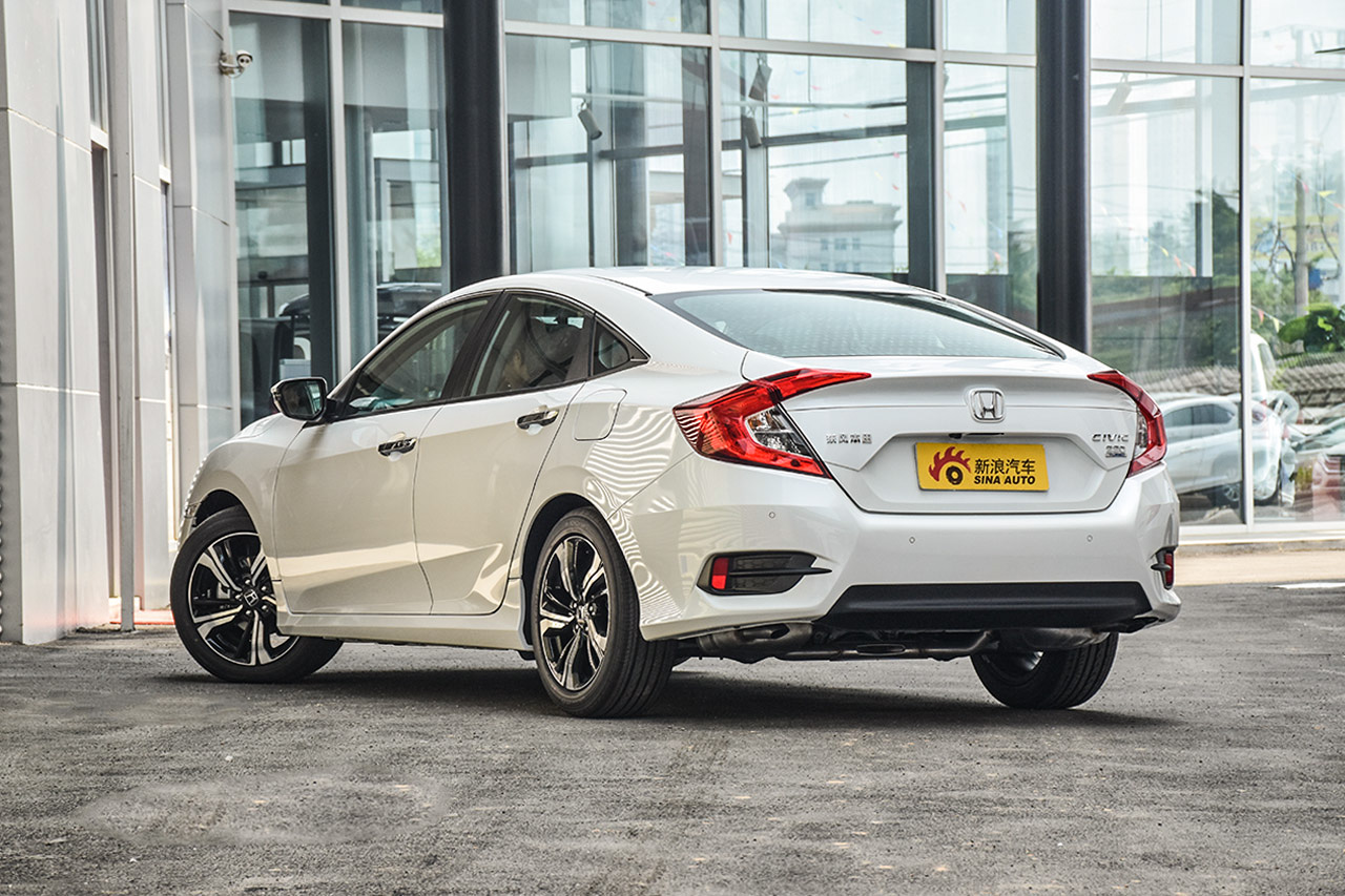 2016款思域1.5T自动220TURBO尊贵版