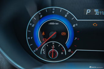 2016款海马V70 1.5T自动适·畅型 6座