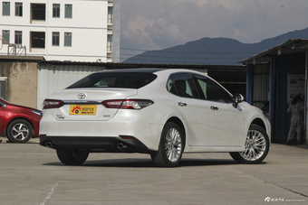 2018款凯美瑞2.5G自动豪华版