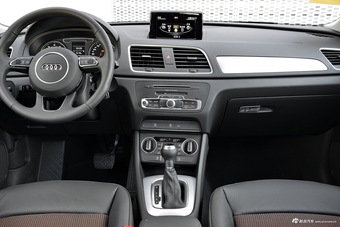 2017款奥迪Q3 1.4T自动30 TFSI时尚型