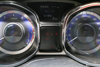 2015款瑞风S5 1.5T自动精英型