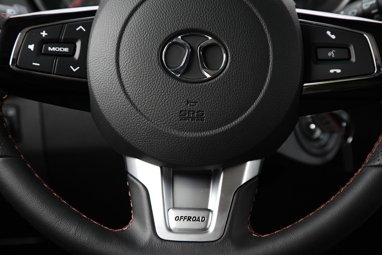 2018款北京BJ40L 2.0T手动柴油四驱尊贵版