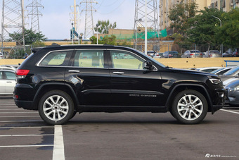 2017款大切诺基3.6L自动精英导航版