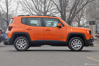 2017款自由侠2.0L自动四驱越能敞篷版