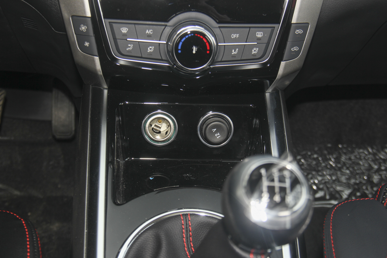 2017款大迈X5 1.6L手动精英型经典版