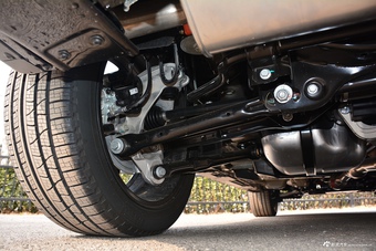 2017款揽胜极光2.0T自动绚黑限量版