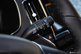 2016款荣威RX5 20T自动两驱旗舰版