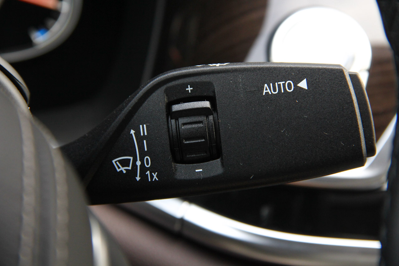 2017款宝马7系730Li 2.0T自动豪华型