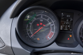 2016款名爵锐行1.5L自动风尚版