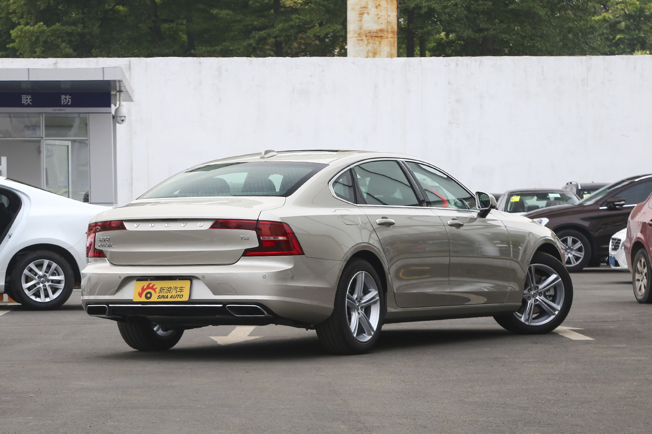 2018款沃尔沃S90 2.0T自动T4智远版
