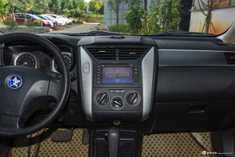 2015款启辰R50X 1.6L自动豪华版