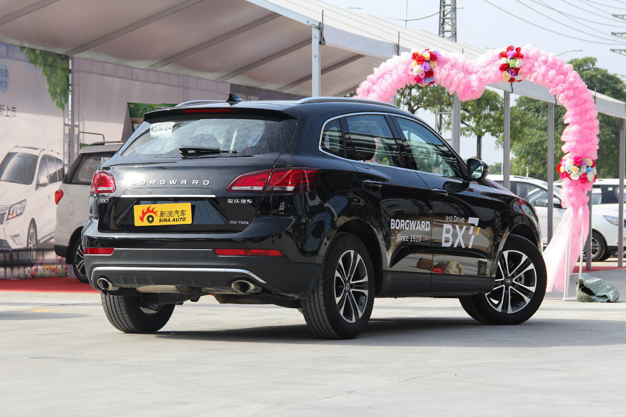 2016款宝沃BX7 2.0T自动两驱豪华版28T