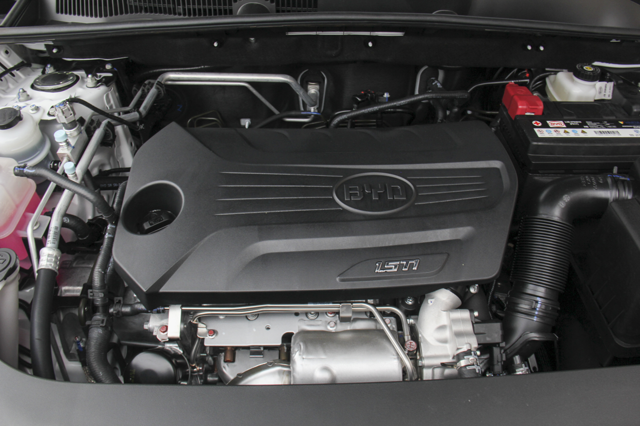 2019款比亚迪宋1.5TI自动智联越动型