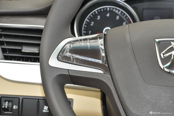 2016款宝骏730 1.5T手动标准版 7座