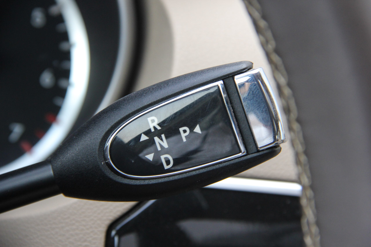 2015款奔驰R320 3.0T自动4MATIC豪华型