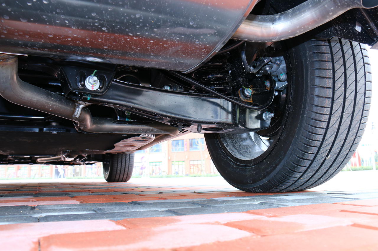 2017款荣威eRX5 1.5T自动尊贵旗舰版