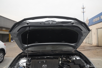 2018款马自达CX-4 2.0L自动两驱蓝天品位版