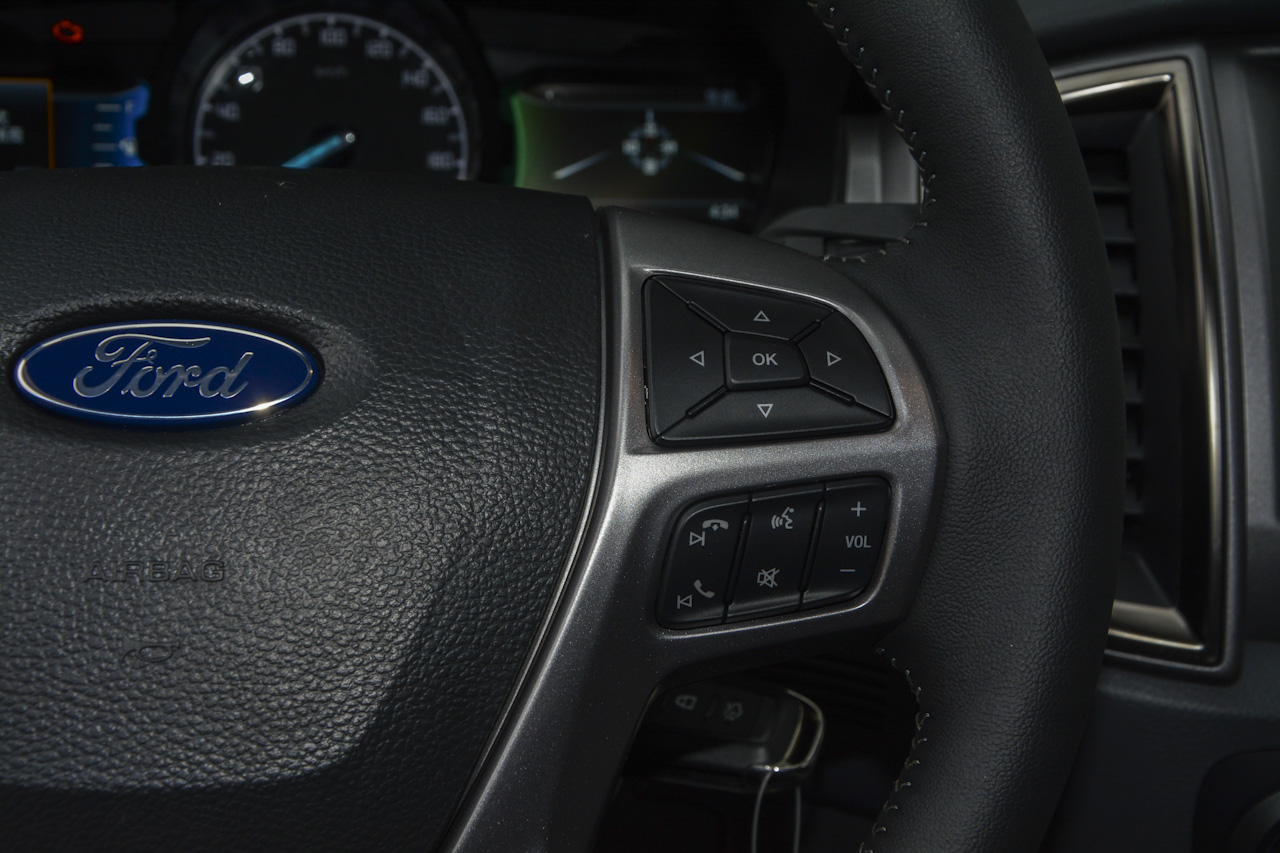 2017款撼路者2.0T自动四驱豪华版汽油5座