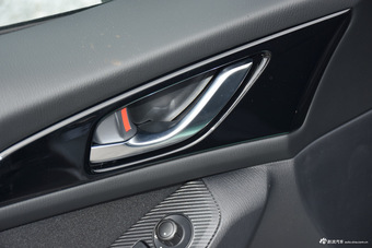 2016款马自达3昂克赛拉1.5L手动三厢豪华型 炫亮银