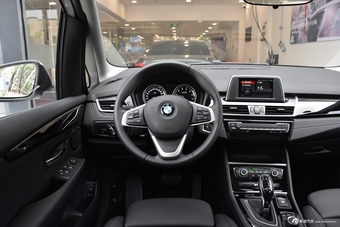 2018款宝马2系225i 2.0T自动尊享型M运动套装