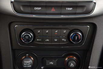 2017款吉利远景1.5L手动进取版  