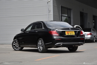 2018款奔驰E级改款2.0T自动 300L 时尚型