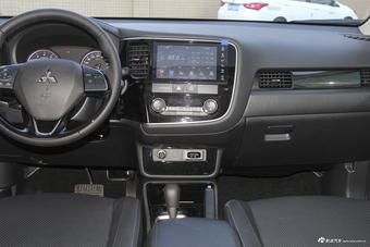 2018款欧蓝德2.0L自动两驱荣耀版5座