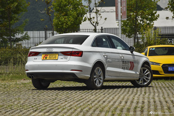 2016款奥迪A3 1.4T自动Limousine 35TFSI风尚型