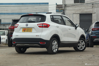 2017款长安CS15 1.5L自动豪华天窗版