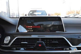 2018款宝马7系730Li 2.0T自动尊享型卓越套装
