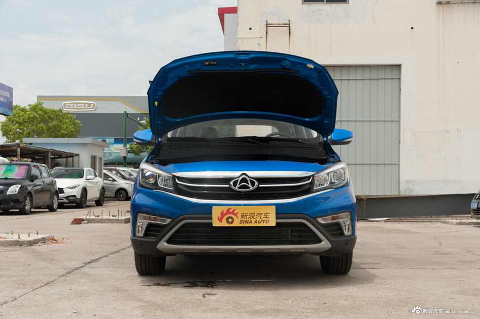 2017款长安欧尚A800 1.6L手动豪华型