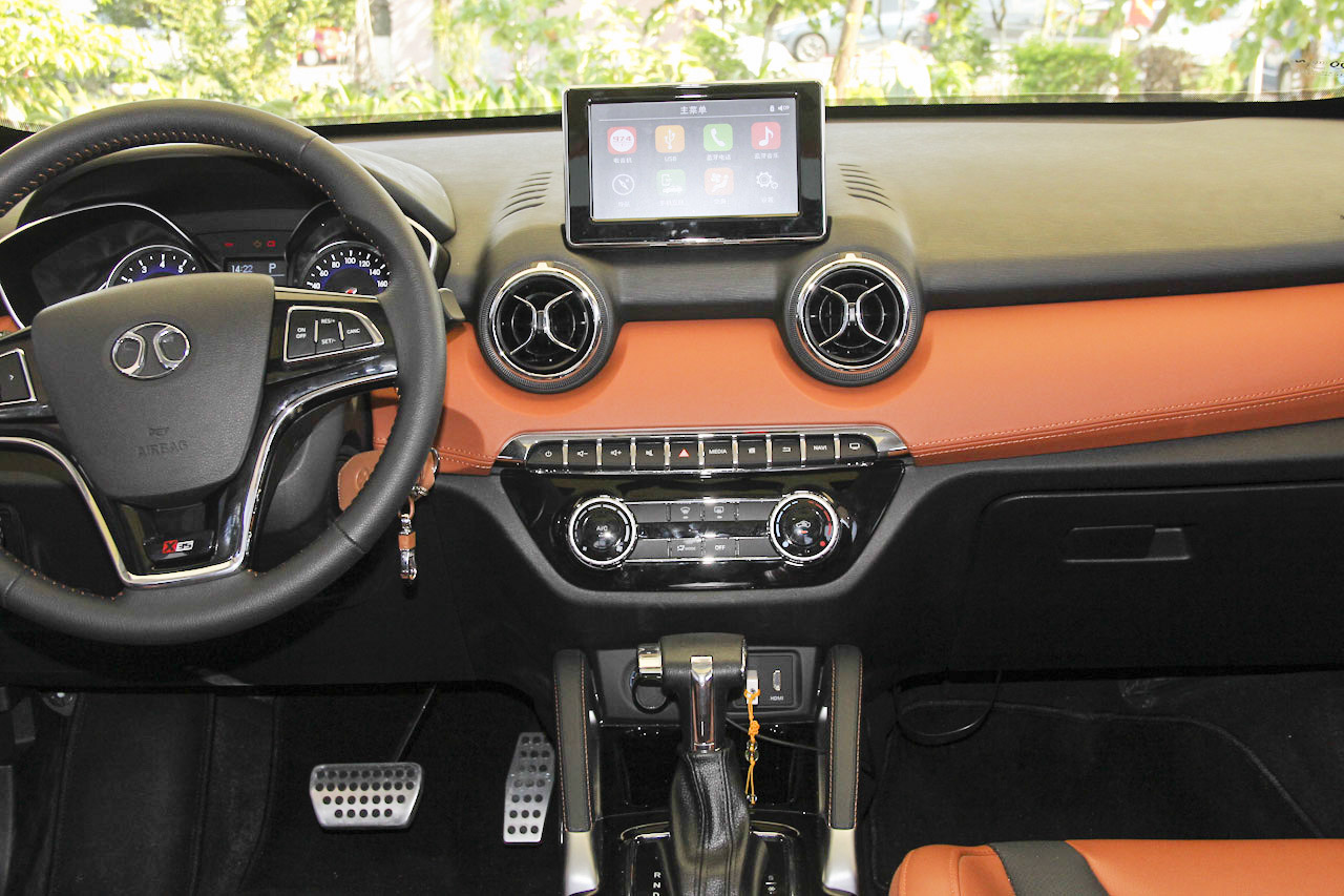 2016款北汽绅宝X35 1.5L自动尊贵版