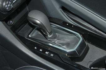 2016款驭胜S350 2.0T自动四驱汽油超豪华版7座