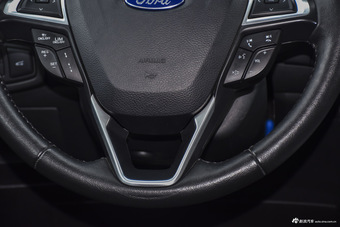 2015款锐界2.7T自动四驱尊锐型