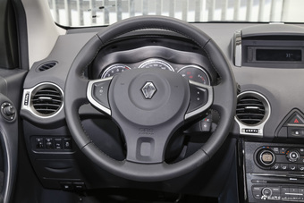 2016款雷诺科雷傲2.0L自动改款两驱舒适版